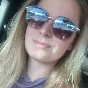 Meet your Posher, Brianne